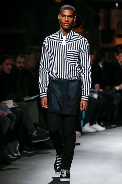Look 12